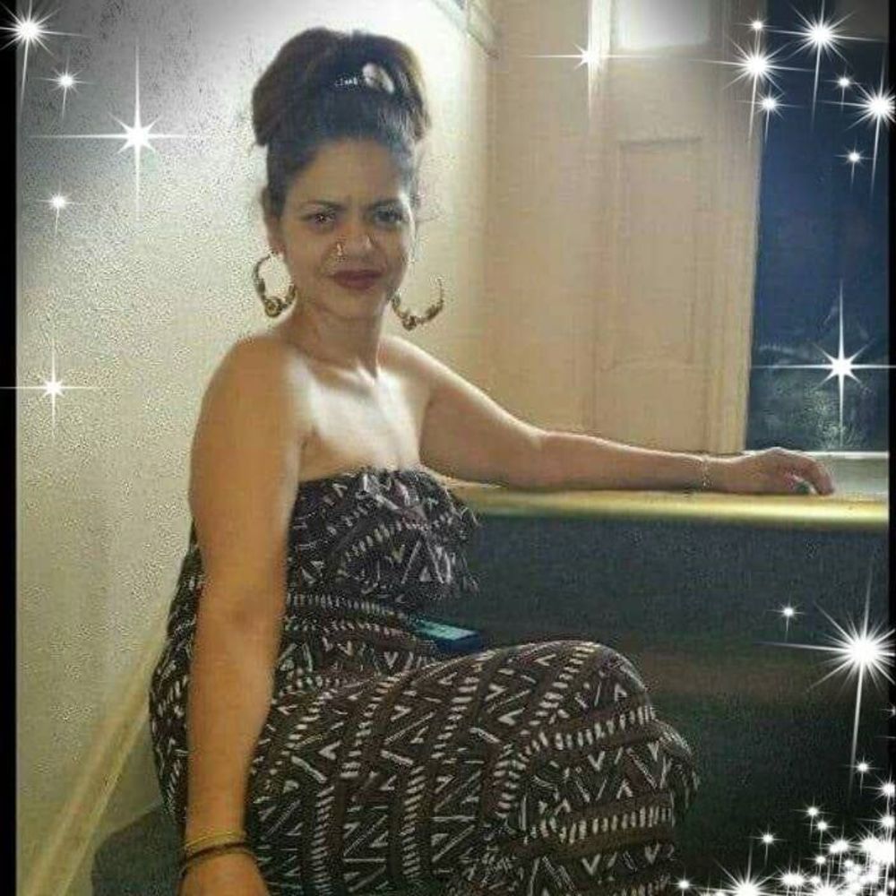 Meet your Posher, Elizabeth